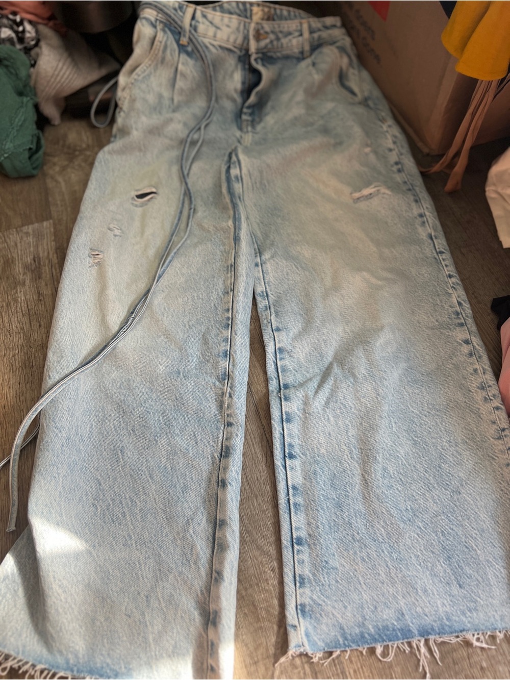 We The Free Kinsey Light Wash Distressed Wide Leg Cropped Jeans Size 28 acid - Picture 16 of 16